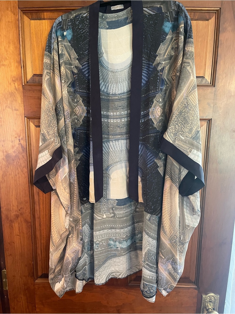 Draped Printed Kimono Cape - Black & Gray